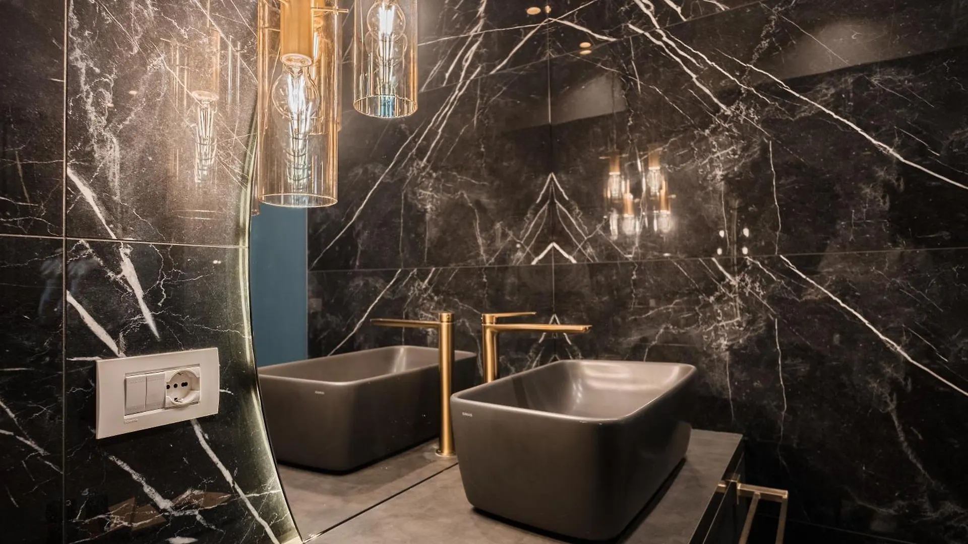 Gasthuis Luxury Suites In The Heart Of Cagliari