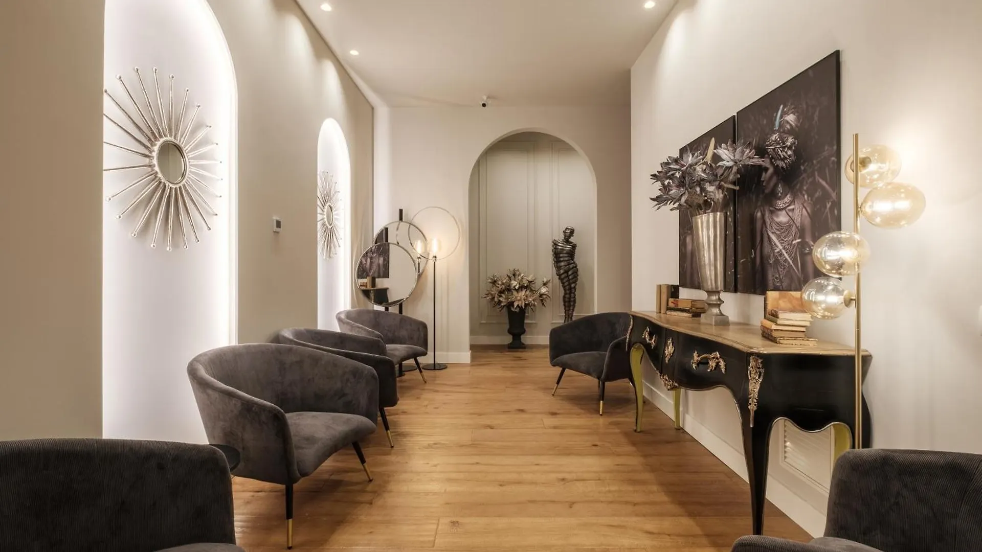 Luxury Suites In The Heart Of Cagliari 0*,