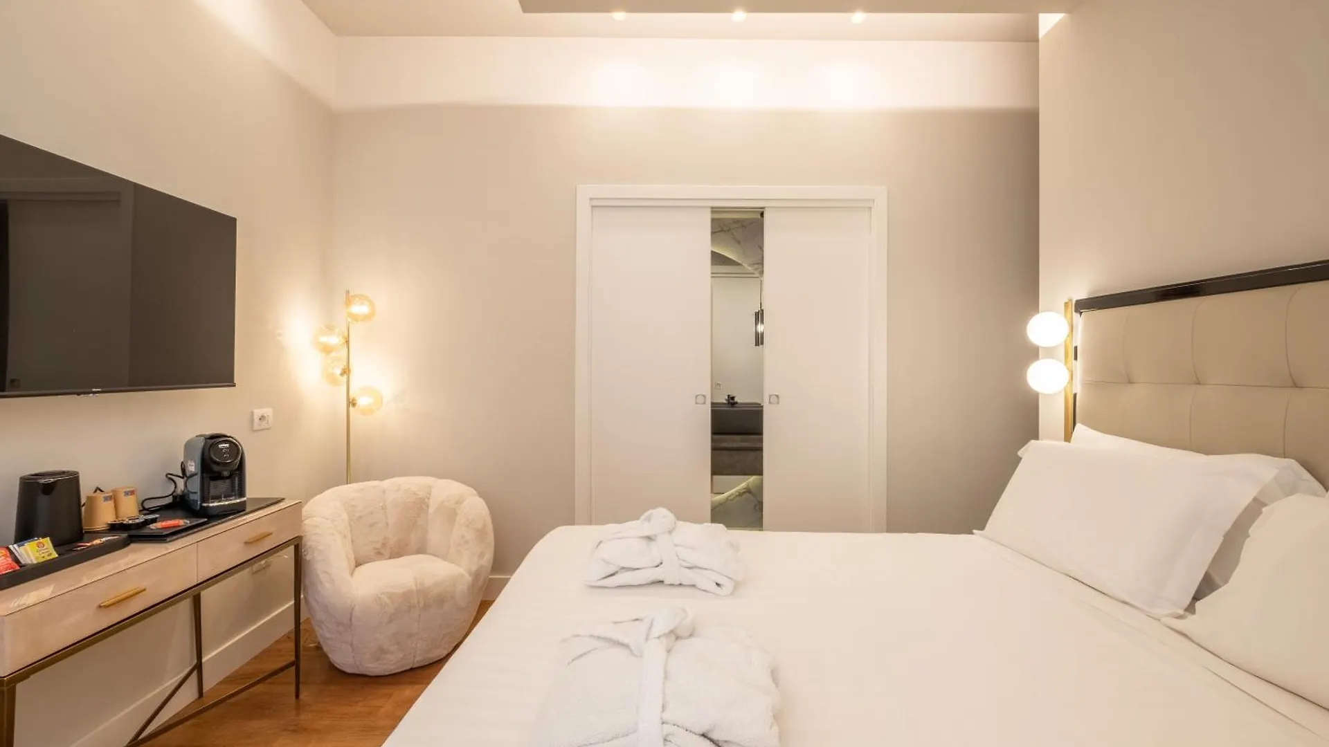 Luxury Suites In The Heart Of Cagliari
