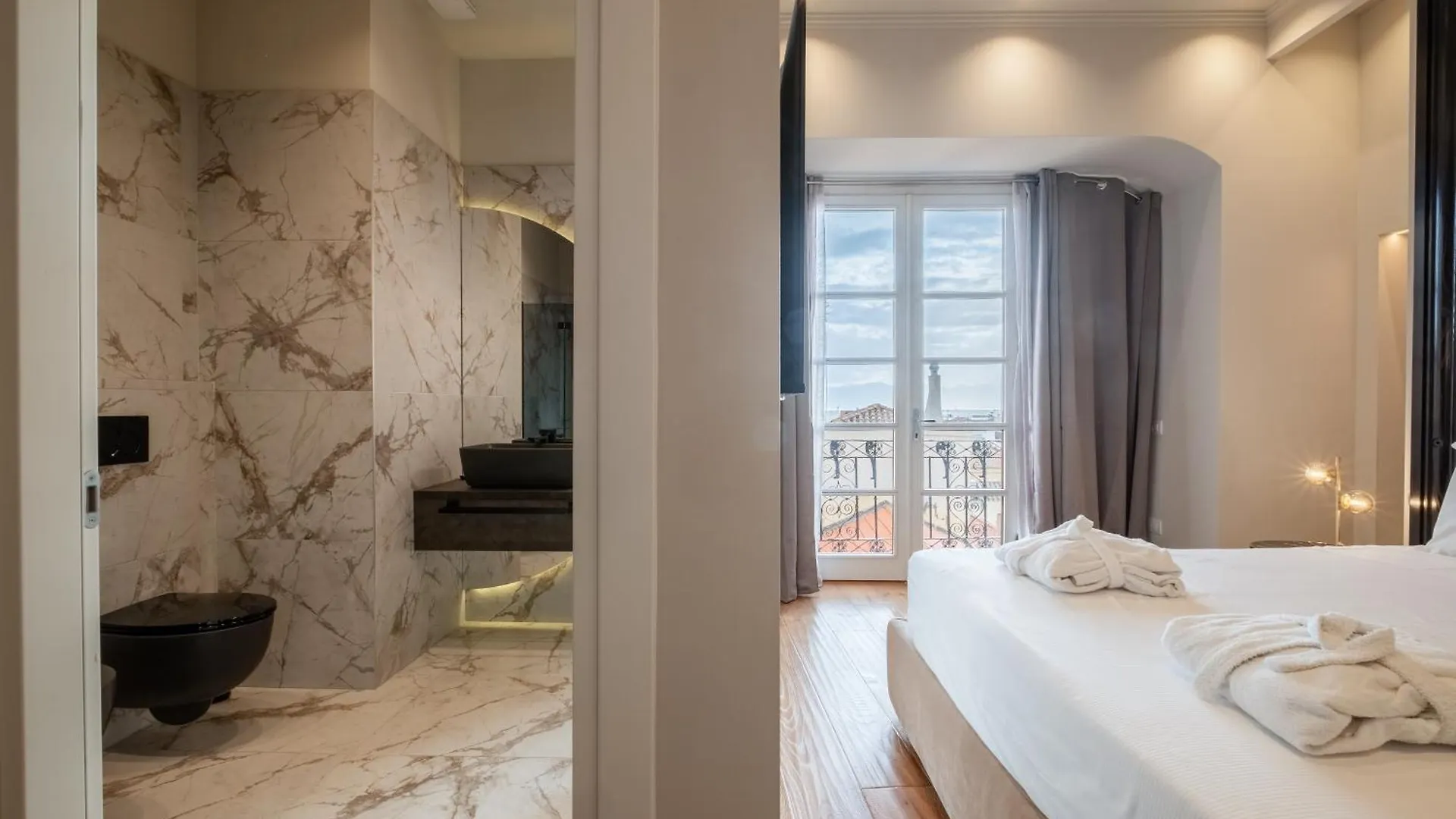 Gasthuis Luxury Suites In The Heart Of Cagliari