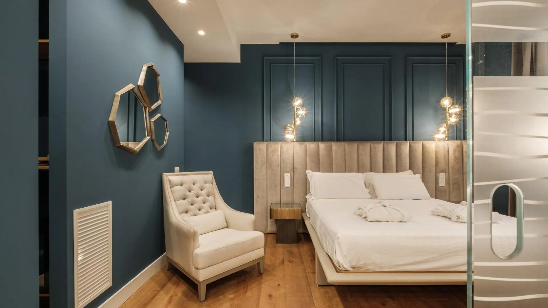 Luxury Suites In The Heart Of Cagliari