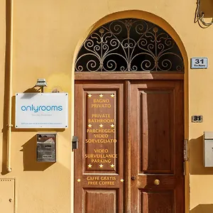 Onlyrooms I - & Quiet Area Guest house